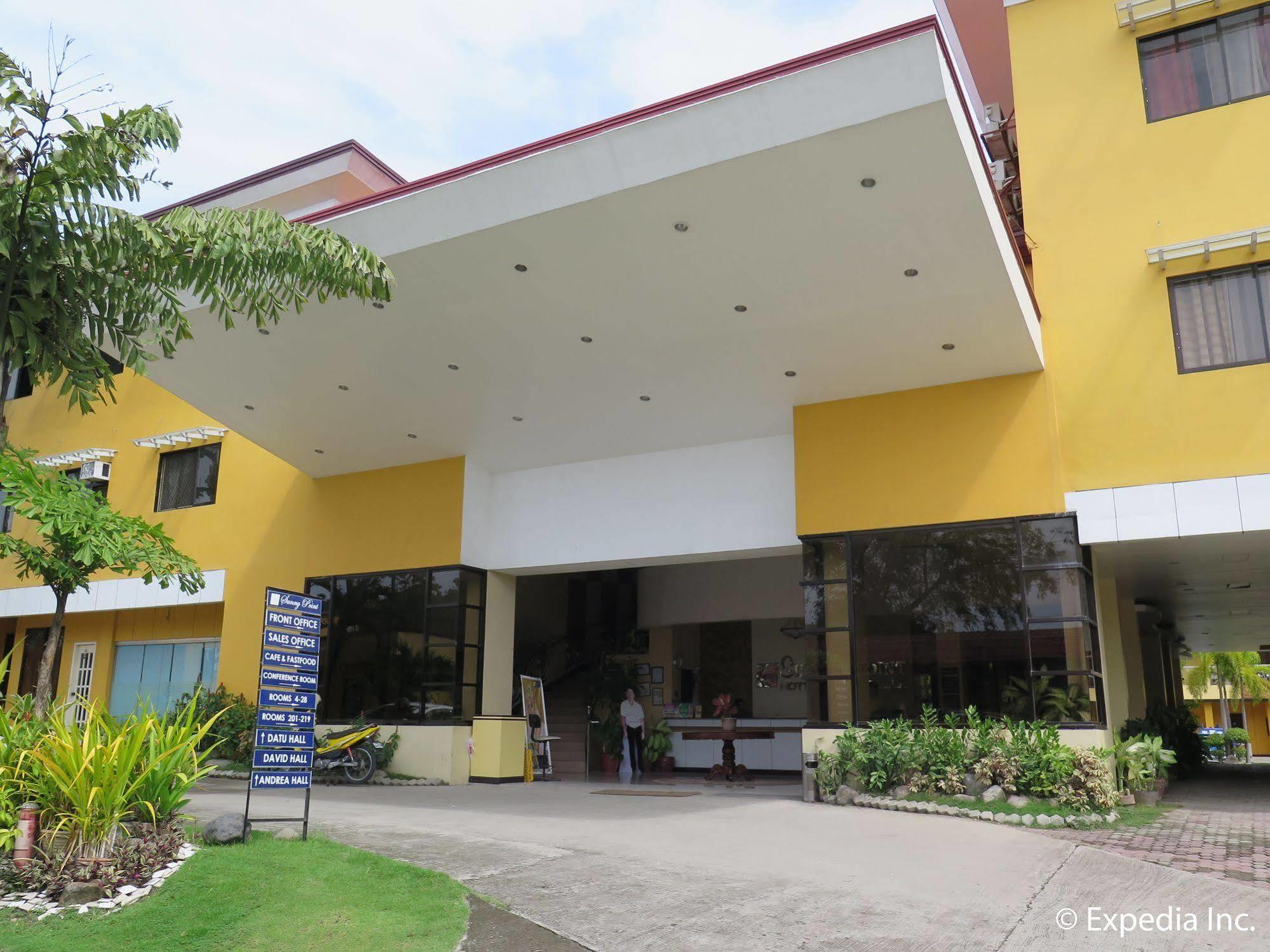 Oyo 197 Sunny Point Hotel Davao Stadt Exterior foto