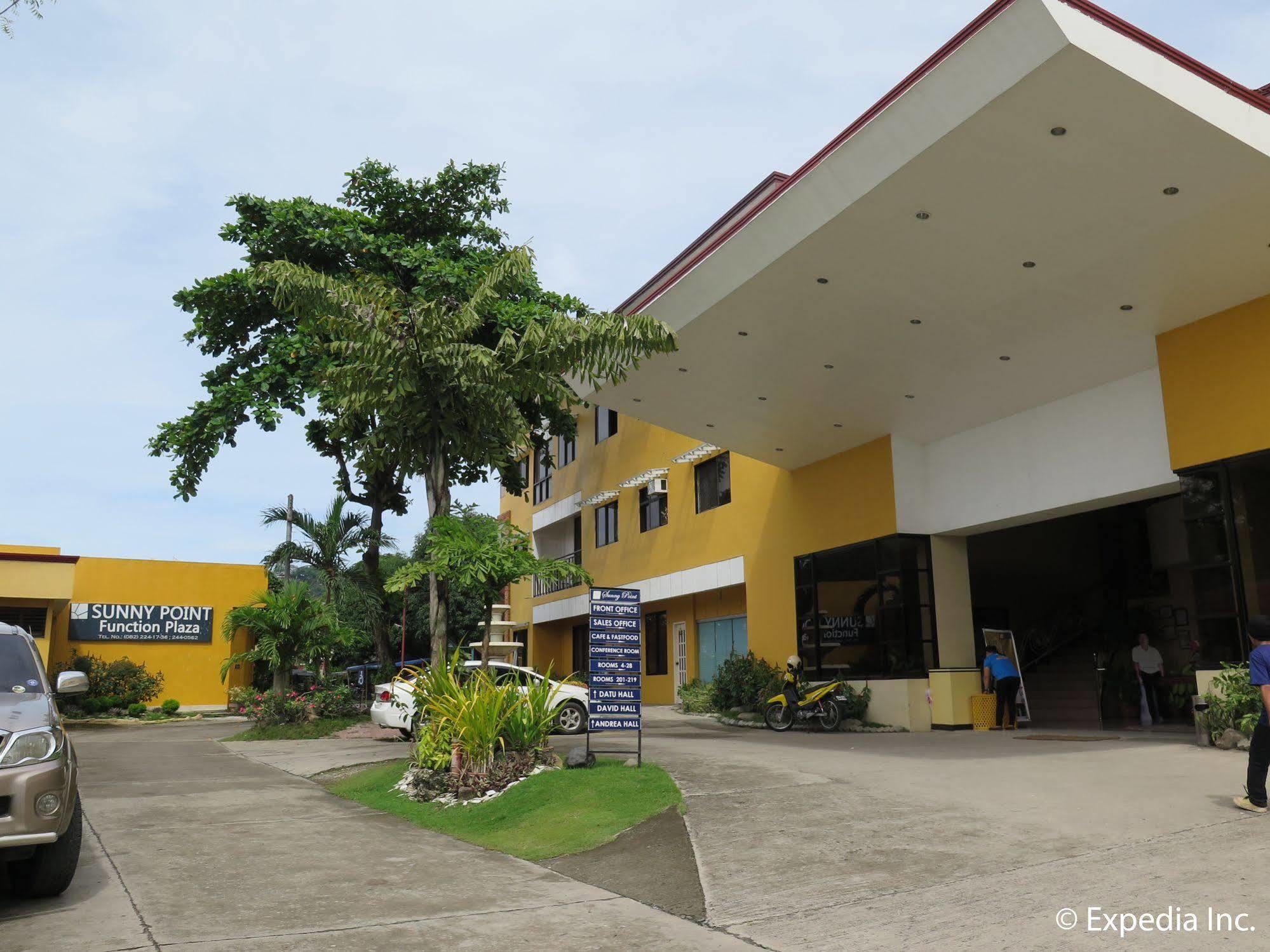 Oyo 197 Sunny Point Hotel Davao Stadt Exterior foto