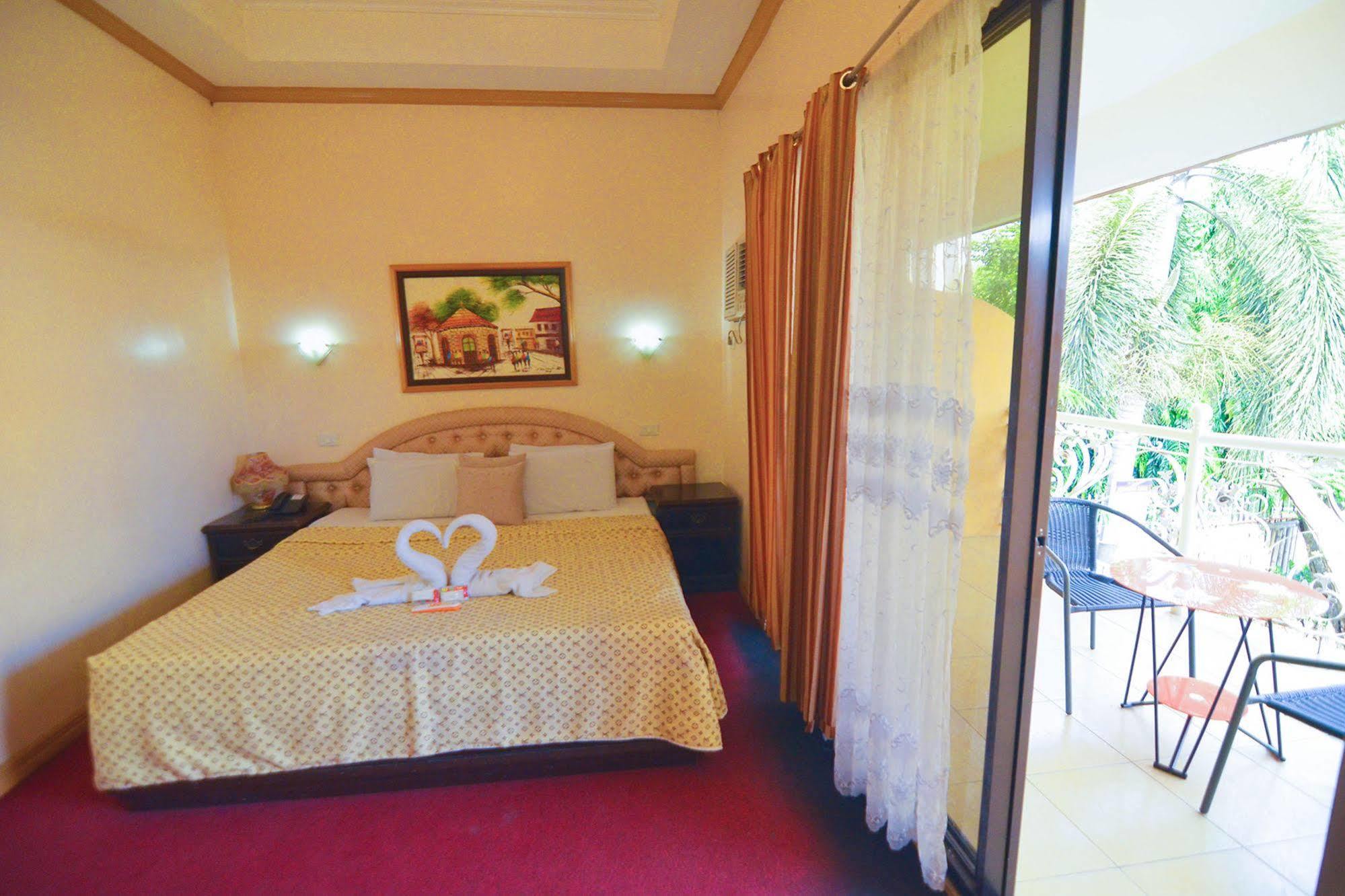 Oyo 197 Sunny Point Hotel Davao Stadt Exterior foto