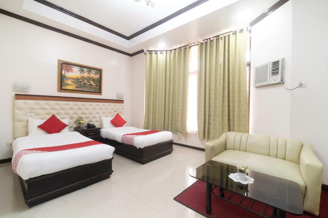 Oyo 197 Sunny Point Hotel Davao Stadt Exterior foto
