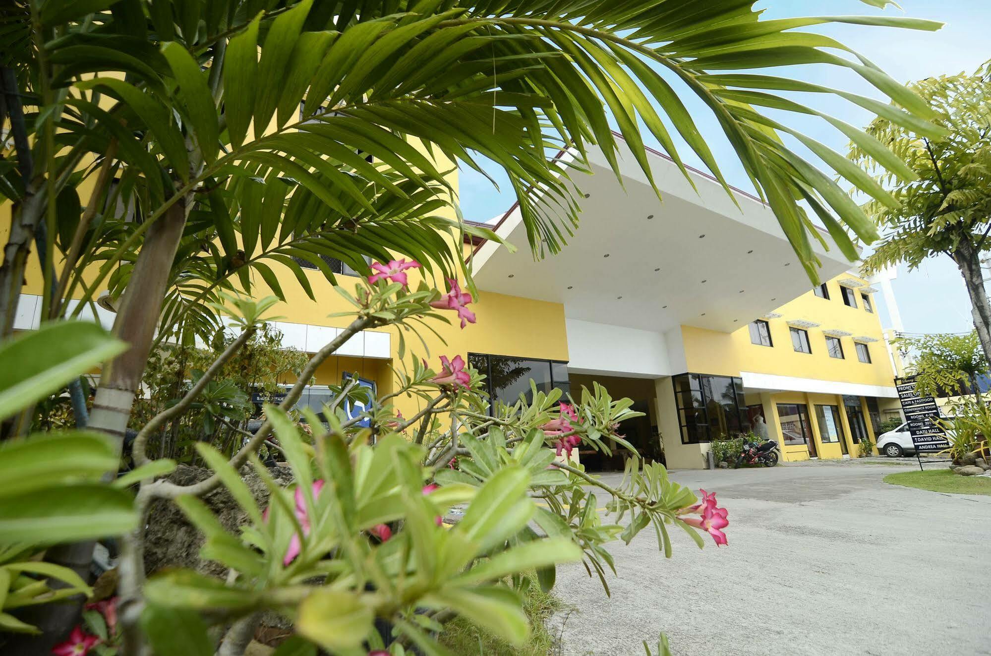 Oyo 197 Sunny Point Hotel Davao Stadt Exterior foto